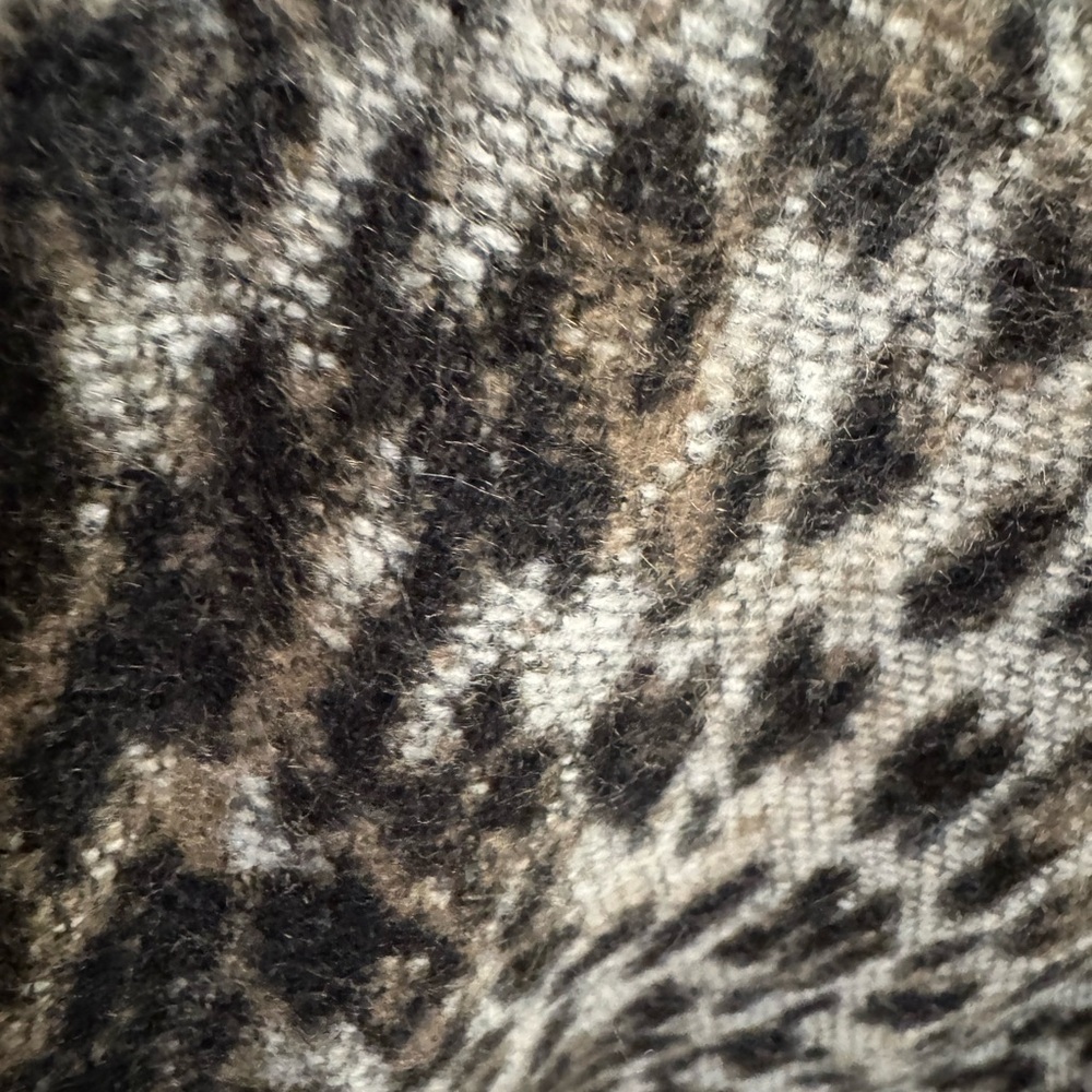 ANNE KLEIN OS Leopard Print Cozy Shawl Wrap Sweater Belted Gray Black EUC - Picture 12 of 14